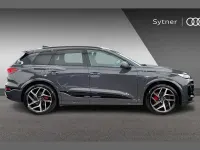 Usado Audi Q6 e-tron Advanced 284 kW (387 CV) 2024 Gris SUV