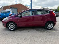 Begagnad Ford Fiesta Zetec 75 HK (55 kW) 2014 Röd Halvkombi