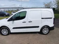 Usado Citroën Berlingo 75 CV (55 kW) 2018 Blanco Monovolumen