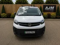 Used Vauxhall Vivaro 100 kW (136 HP) 2022 White MPV