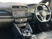 Begagnad Nissan Leaf 360º 110 kW (150 HK) 2022 Röd Halvkombi