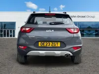 Begagnad Kia Stonic 2023 Grå SUV