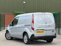 Begagnad Ford Transit Connect Limited 120 HK (88 kW) 2021 Silver Minibuss