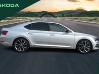 Usado Skoda Superb SportlinePlus 147 CV (108 kW) 2024 Plateado Utilitario