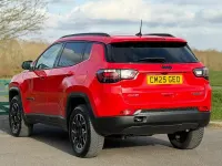 Usado Jeep Compass Trailhawk 237 CV (174 kW) 2025 Rojo SUV