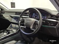 Usado Audi A8 Advanced 286 HP (210 kW) 2018 Cinzento Sedan