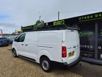 Gebraucht Vauxhall Vivaro Edition 120 PS (88 kW) 2021 Weiß Van / Kleinbus