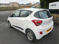 Used Hyundai i10 Premium 86 HP (63 kW) 2017 White Hatchback
