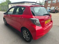 Used Toyota Yaris 90 HP (66 kW) 2014 Red Hatchback