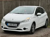 Used Peugeot 208 Access 68 HP (50 kW) 2015 White Hatchback