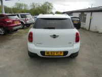 Begagnad Mini ONE 2012 Vit Halvkombi