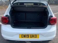 Used VW Polo SE 65 HP (47 kW) 2019 White Hatchback