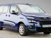 Usado Citroën e-Berlingo Feel 100 kW (136 CV) 2023 Azul Monovolumen