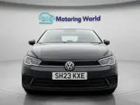Begagnad VW Polo Life 2023 Svart Halvkombi