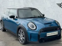 Begagnad Mini Cooper S Exclusive 176 HK (129 kW) 2022 Blå Halvkombi