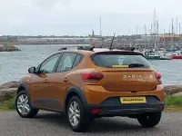 Usado Dacia Sandero Expression 100 HP (73 kW) 2024 Laranja Citadino
