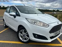Used Ford Fiesta Zetec 82 HP (60 kW) 2015 White Hatchback