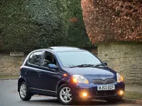 Used Toyota Yaris 2003 Blue Hatchback