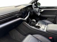 Used VW Touareg Black Edition 286 HP (210 kW) 2023 Pure white SUV