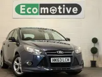 Usado Ford Focus Zetec 125 HP (91 kW) 2014 Cinzento Citadino