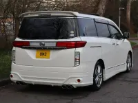Używany Nissan Elgrand 2010 Biały Minivan