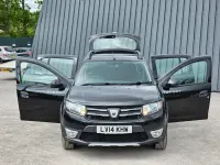 Używany Dacia Sandero Lauréate 2014 Czarny Hatchback