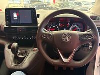 Used Vauxhall Combo Sportive 100 HP (73 kW) 2020 White Van