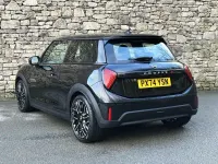Używany Mini Cooper S Hatch 201 KM (147 kW) 2024 Czarny Hatchback
