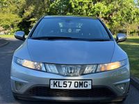 Begagnad Honda Civic EX 140 HK (102 kW) 2007 Silver Halvkombi