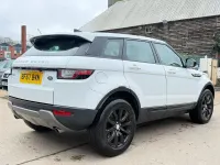 Used Land Rover Range Rover evoque SE 150 HP (110 kW) 2017 White Estate
