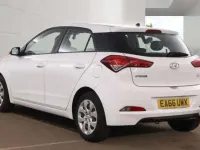 Used Hyundai i20 75 HP (55 kW) 2016 White Hatchback