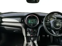 Usado Mini Cooper Hatch 136 HP (100 kW) 2020 Prateado Citadino