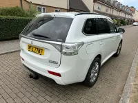 Used Mitsubishi Outlander P-HEV 2015 White Estate