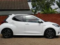 Used Toyota Yaris Design 116 HP (85 kW) 2020 White Hatchback