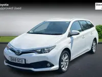 Used Toyota Auris Touring Sports 136 HP (100 kW) 2018 White Estate