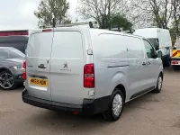 Używany Peugeot Expert 120 KM (88 kW) 2019 Srebrny Van