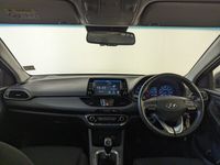 used Hyundai i30 1.6 CRDi Blue Drive SE Nav Euro 6 (s/s) 5dr REVERSING CAMERA AIR CON Hatchback
