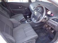 Used Renault Mégane GrandTour Expression+ 110 HP (80 kW) 2015 White Estate