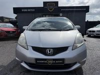 Używany Honda Jazz ES 100 KM (73 kW) 2010 Srebrny Hatchback