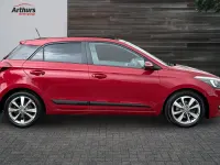 Used Hyundai i20 Premium SE 90 HP (66 kW) 2016 Red Hatchback