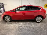 Używany Ford Focus Zetec 125 KM (91 kW) 2012 Czerwony Hatchback