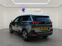 Usado Peugeot 5008 Allure 130 HP (95 kW) 2019 Cinzento SUV