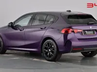 Usado BMW 120 Sport Line 170 CV (125 kW) 2025 Púrpura Utilitario
