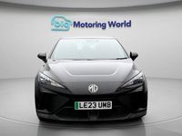 Begagnad MG MG4 EV SE 150 kW (204 HK) 2024 Halvkombi