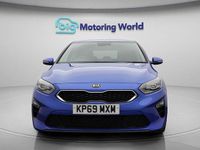 Usado Kia Ceed 138 HP (101 kW) 2019 Azul Citadino