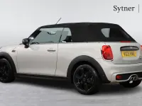 Usado Mini Cooper S Classic 189 HP (139 kW) 2021 Prateado Citadino