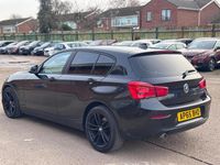 Begagnad BMW 116 Efficient Dynamics 2016 Svart Halvkombi