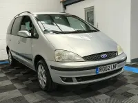 Usado Ford Galaxy Ghia 145 CV (106 kW) 2002 Plateado Monovolumen