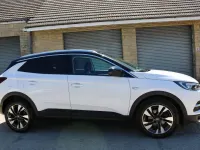 Used Vauxhall Grandland X Sport 130 HP (95 kW) 2018 White SUV