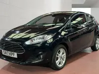 Usado Ford Fiesta Zetec 82 CV (60 kW) 2017 Negro Utilitario
